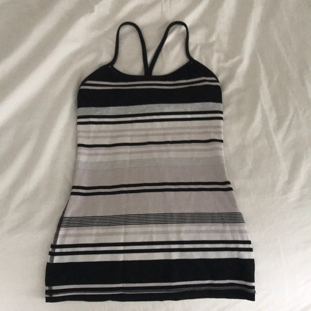 Lulu lemon power y top
